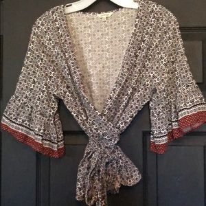 Max studio wrap blouse